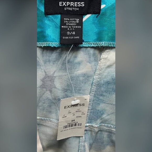 Express Women’s Floral Dress Size 2 New - Picture 3 of 3